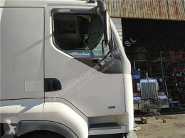 Pièces détachées PL Renault Premium Porte Puerta Delantera Derecha Distribution 340.18D pour tracteur routier Distribution 340.18D occasion