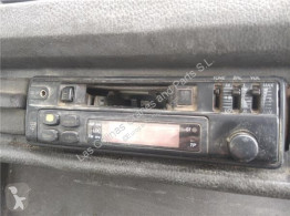 Reservedele til lastbil Autoradio Radio / Cd Mercedes-Benz CLASE G (W461) 290 GD/G 290 D (461.337, pour camion MERCEDES-BENZ CLASE G (W461) 290 GD/G 290 D (461.337, 461.338) brugt