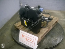 Échappement Mercedes Ad-blue tank met leidingen