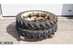Universal 9.5R44 cultuurwielen used Tyres