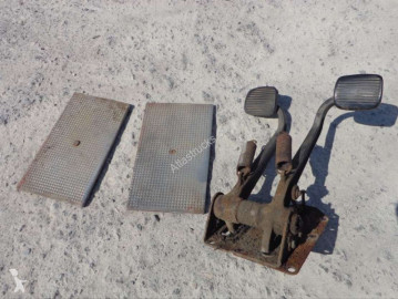 Équipement intérieur Scania BRAKE AND CLUTCH PEDAL FROM SCANIA LB 0 AND LB1 SERIE