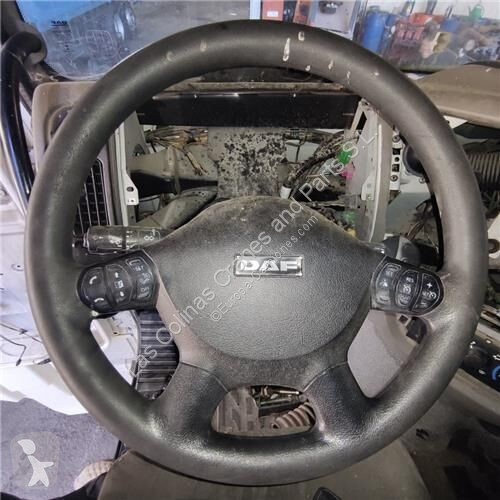 Reservdelar lastbilar DAF Volant pour tracteur...