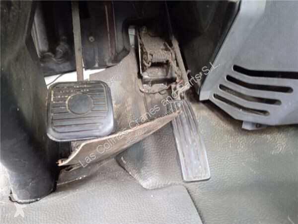 Pièces poids lourds Nissan Pédale de frein pour...