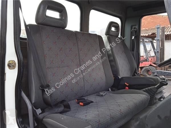 Reservdelar lastbilar Nissan Siège pour camion...