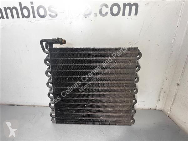 Pièces poids lourds Nissan Radiateur de...