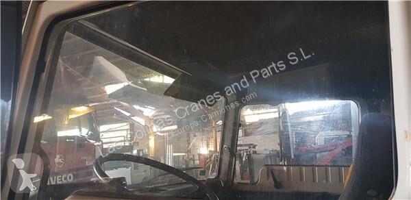 قطع غيار الآليات الثقيلة Nissan Vitre latérale...