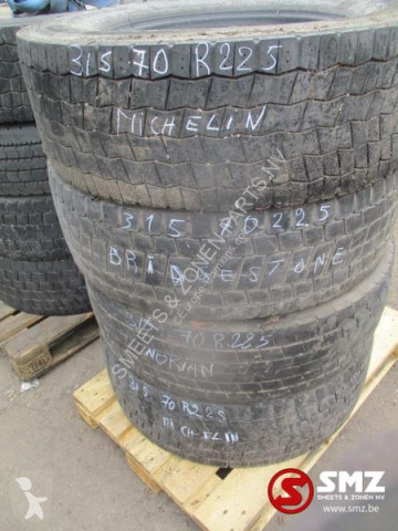 Däck Bridgestone