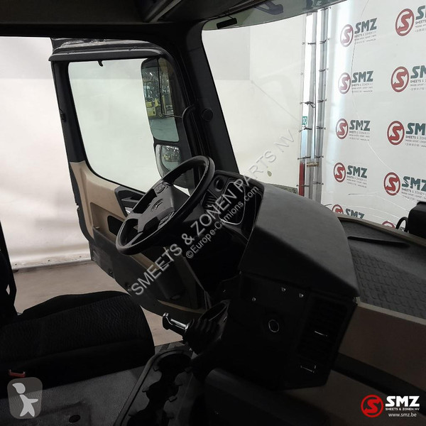 قطع غيار الآليات الثقيلة Mercedes Occ cabine...