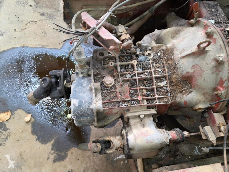قطع غيار الآليات الثقيلة Renault 6 Cylinder...