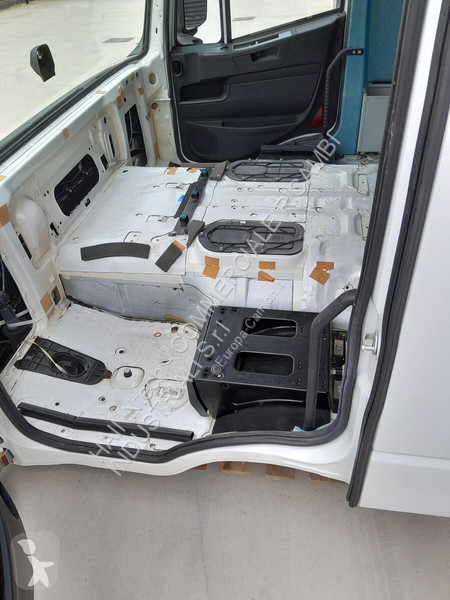 قطع غيار الآليات الثقيلة Iveco STRALIS TRAKKER...