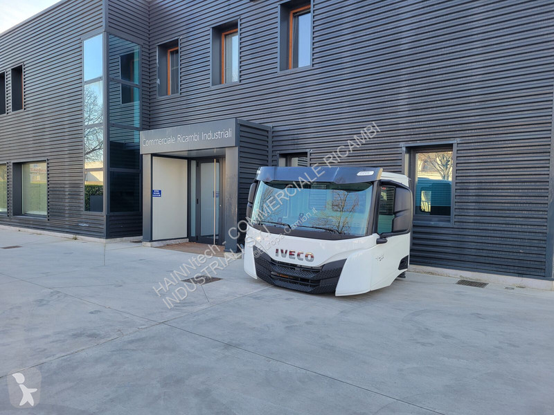 قطع غيار الآليات الثقيلة Iveco STRALIS SWAY...