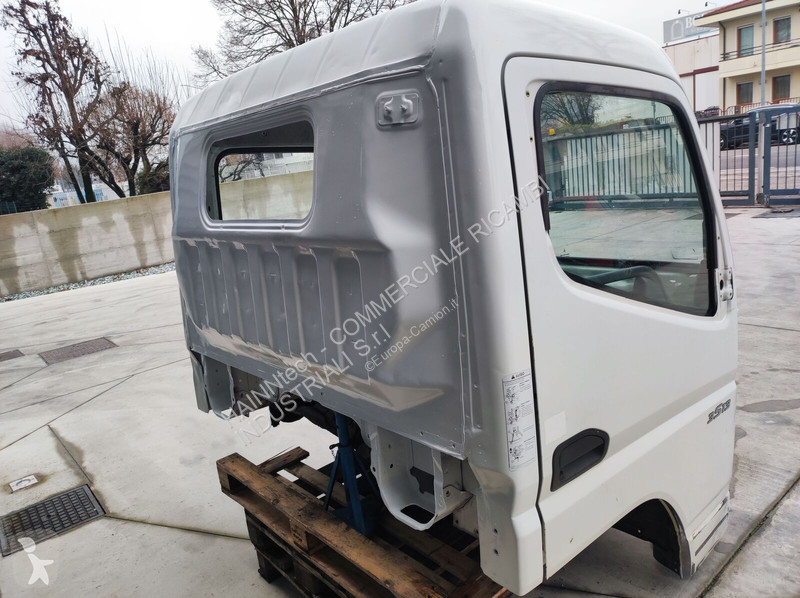 قطع غيار الآليات الثقيلة Mitsubishi Fuso FUSO 