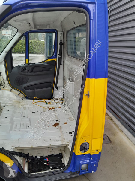 قطع غيار الآليات الثقيلة Iveco DAILY EURO 6...