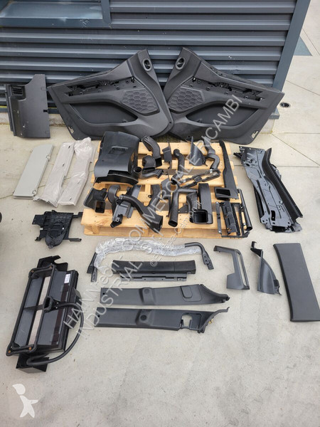 Pezzi di ricambio per mezzi pesanti Iveco S - T...