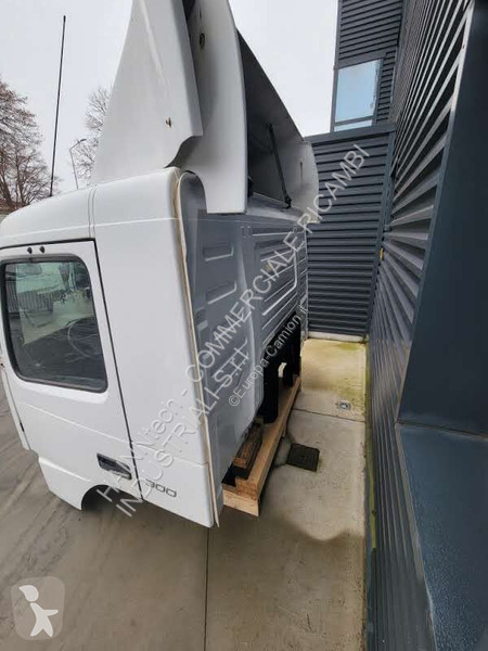 قطع غيار الآليات الثقيلة Volvo - DAY CAB - L1 H1