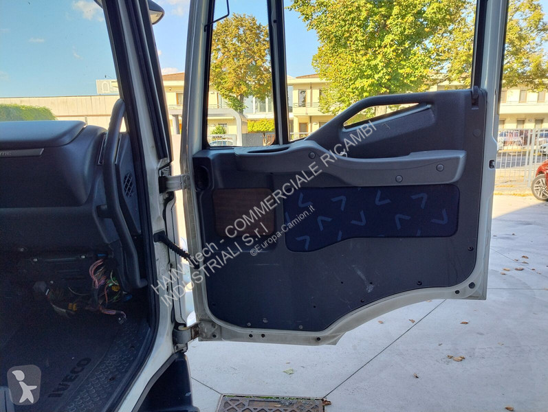 Pezzi di ricambio per mezzi pesanti Iveco...