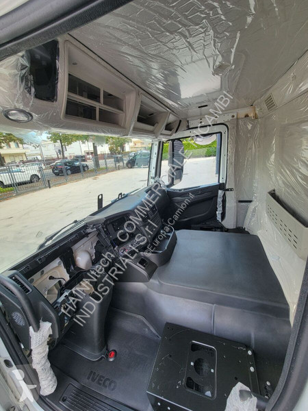 Pezzi di ricambio per mezzi pesanti Iveco X-Way...