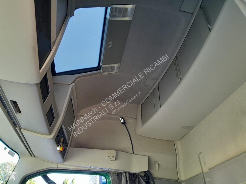 قطع غيار الآليات الثقيلة Volvo 4 GLOBETROTTER...