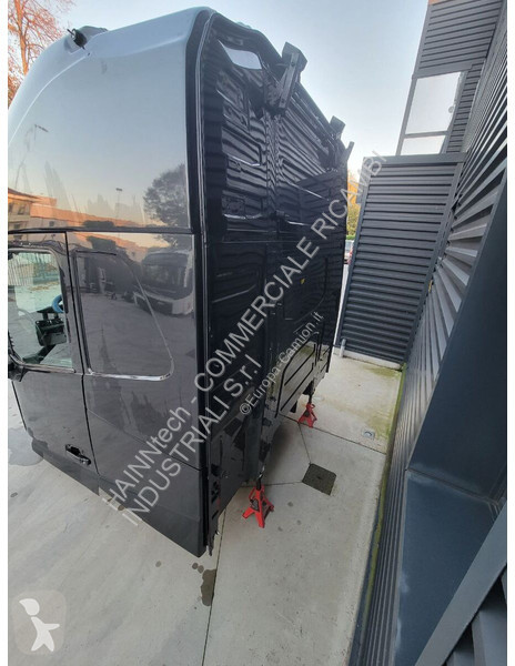 Náhradní díly pro kamiony Volvo FH Globetrotter XL