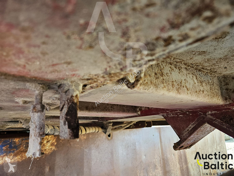 Запчасти для грузовика  truck cargo part with...