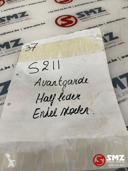 Vrachtwagenonderdelen Mercedes Occ set zetels...