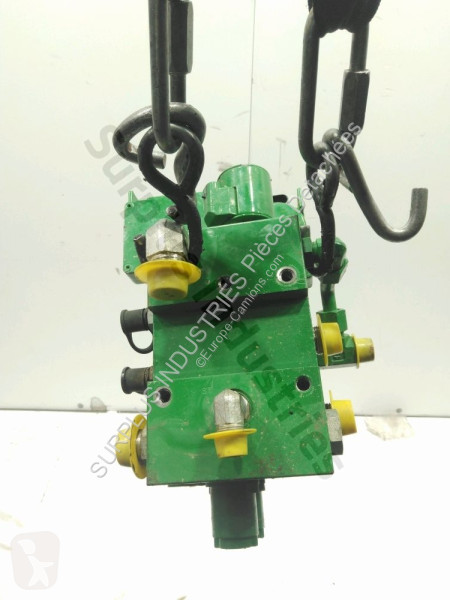قطع غيار الآليات الثقيلة John Deere 8345R