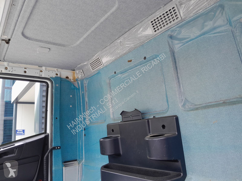 قطع غيار الآليات الثقيلة Iveco STRALIS TRAKKER...