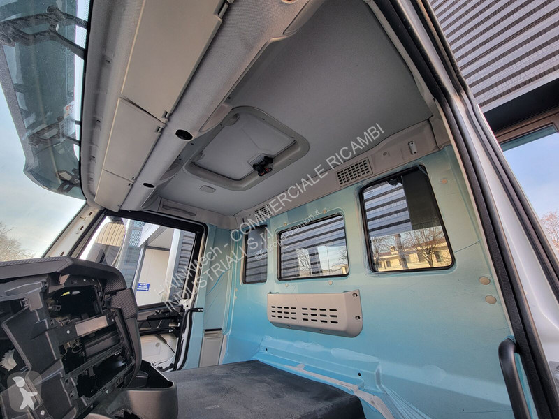 قطع غيار الآليات الثقيلة Iveco STRALIS SWAY...