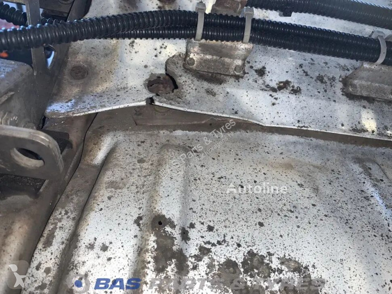 قطع غيار الآليات الثقيلة Mercedes Silencer...
