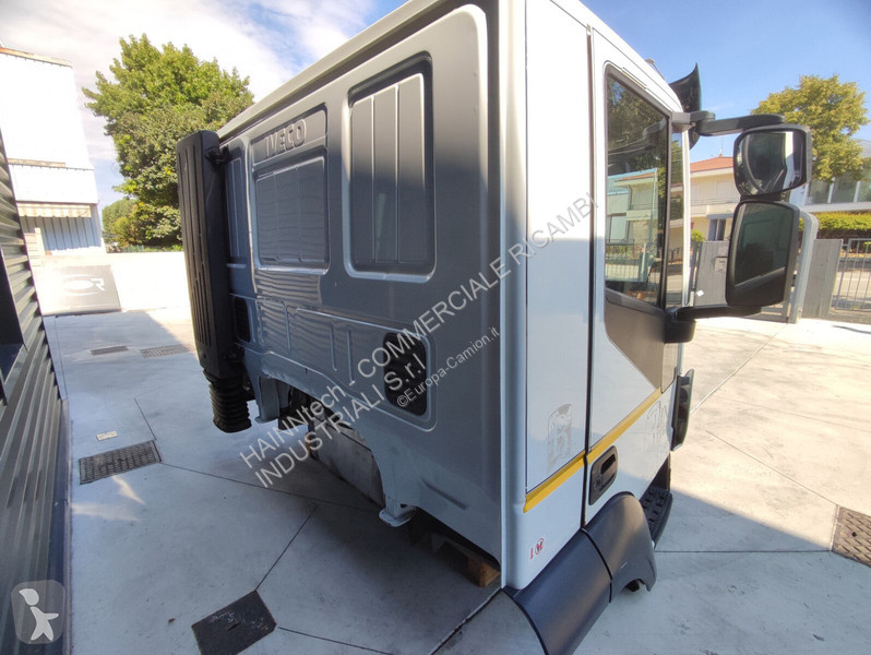قطع غيار الآليات الثقيلة Iveco STRALIS TRAKKER...