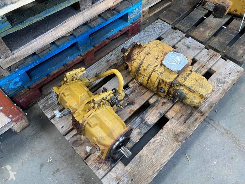 Nyttofordon Caterpillar D11 Hydraulic Piston...