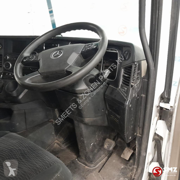 Pièces poids lourds Mercedes Occ cabine RHD...