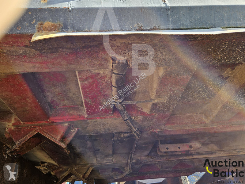 Запчасти для грузовика  truck cargo part with...