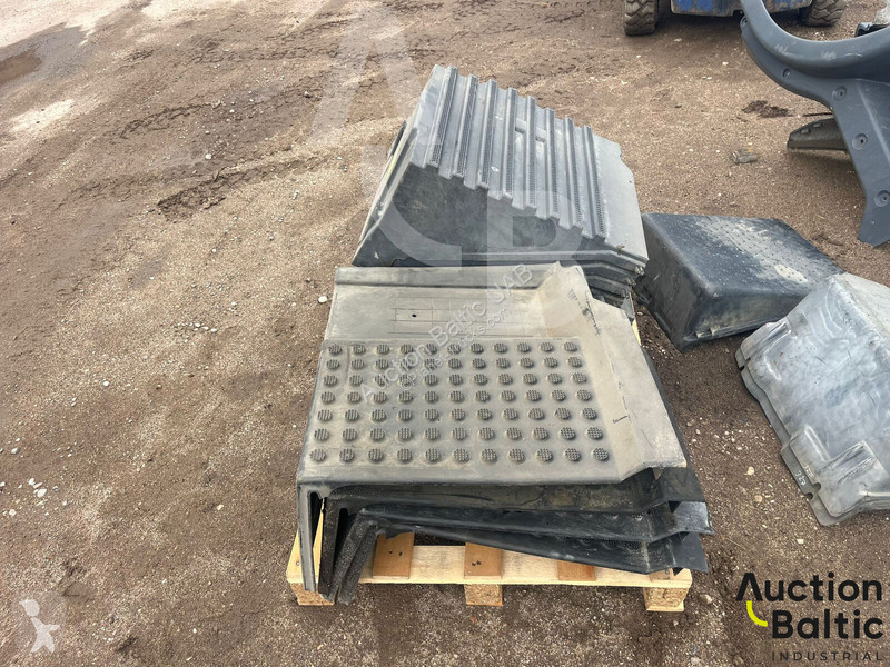 قطع غيار الآليات الثقيلة Scania Truck battery...