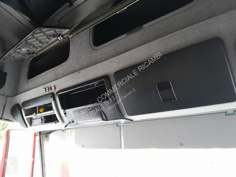Pezzi di ricambio per mezzi pesanti Iveco...