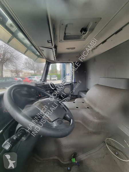 قطع غيار الآليات الثقيلة Volvo - DAY CAB - L1 H1
