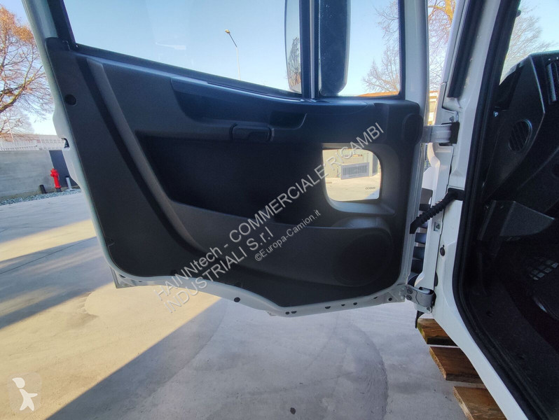 قطع غيار الآليات الثقيلة Iveco Day Cab