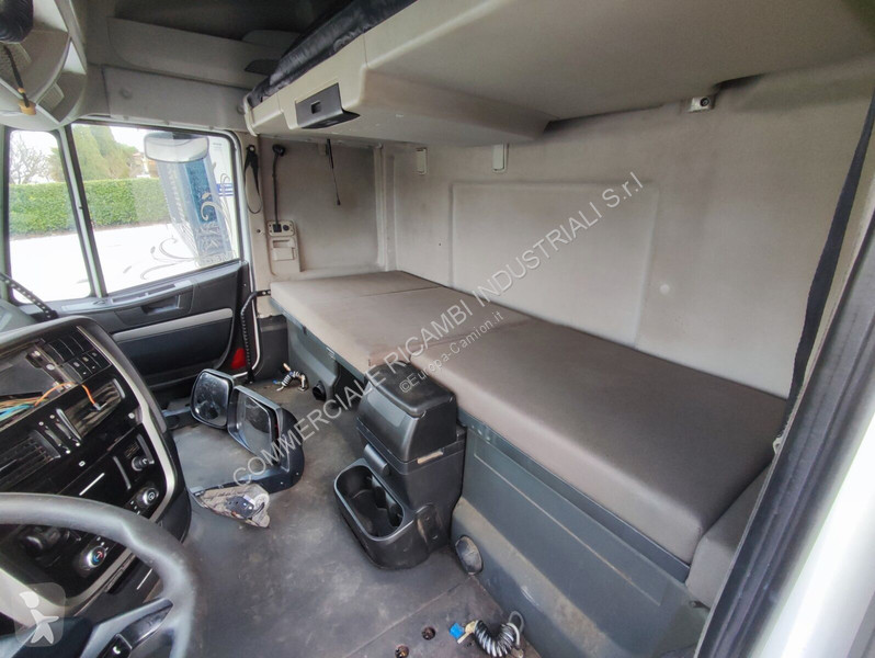 قطع غيار الآليات الثقيلة Iveco STRALIS AS HIWAY...