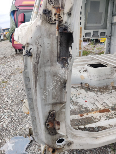 Náhradní díly pro kamiony Volvo 440HP 6*2 Rigid...
