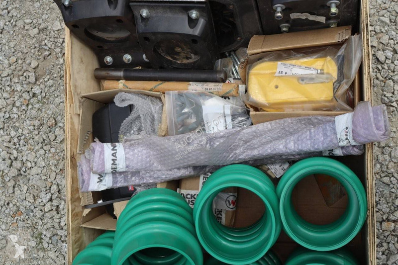 Vrachtwagenonderdelen Neuson Trilplaten