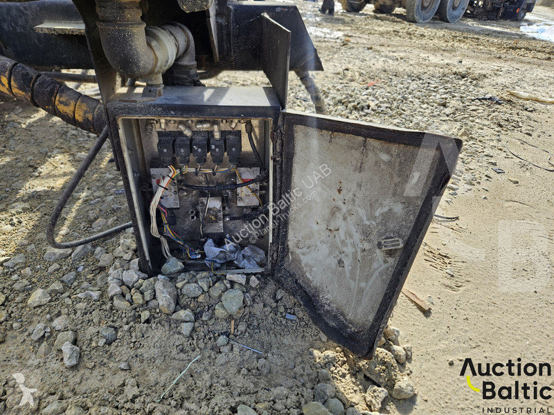 Запчасти для грузовика  truck cargo part with...