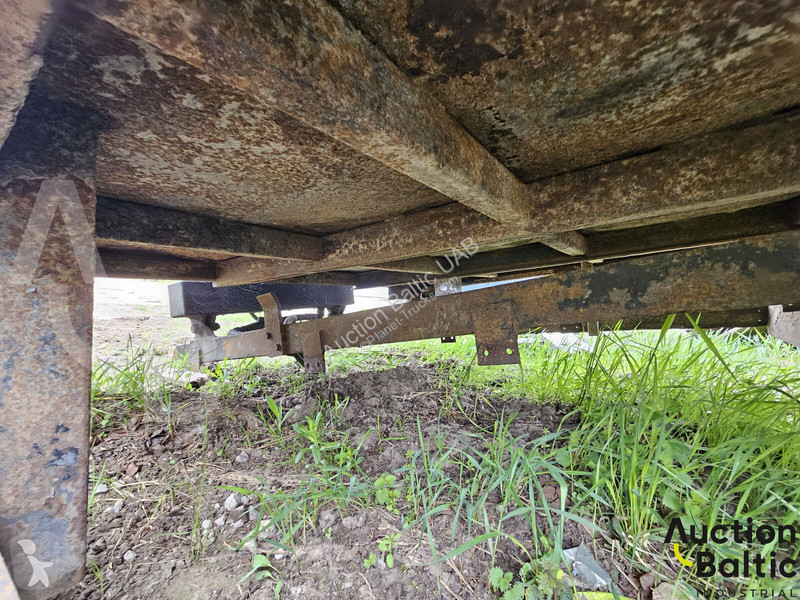 قطع غيار الآليات الثقيلة  cargo part with cylinder