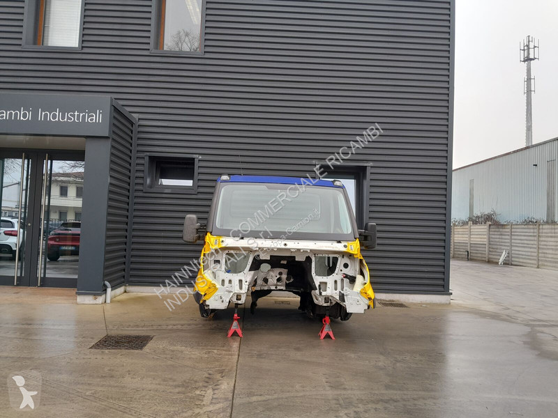 قطع غيار الآليات الثقيلة Iveco DAILY EURO 6...