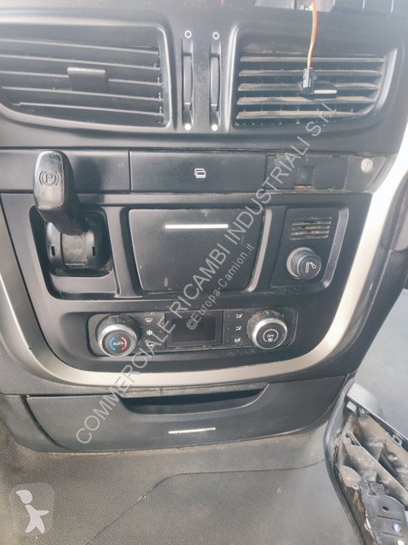 قطع غيار الآليات الثقيلة Iveco STRALIS AS HIWAY...
