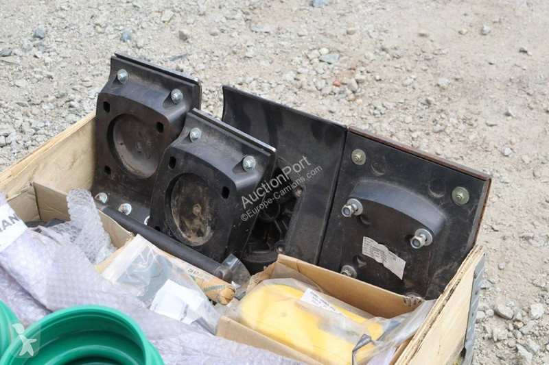 Vrachtwagenonderdelen Neuson Trilplaten