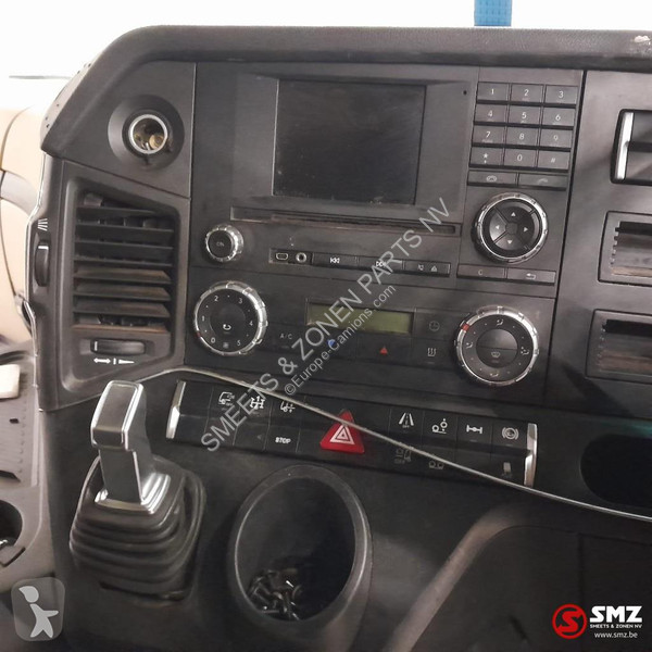 Pièces poids lourds Mercedes Occ cabine RHD...