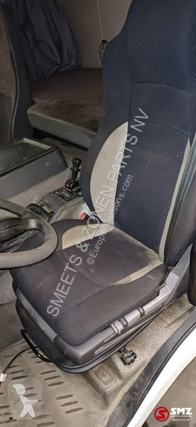قطع غيار الآليات الثقيلة Renault Occ cabine...