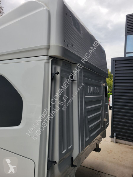 قطع غيار الآليات الثقيلة Iveco EURO 6 2019 ->