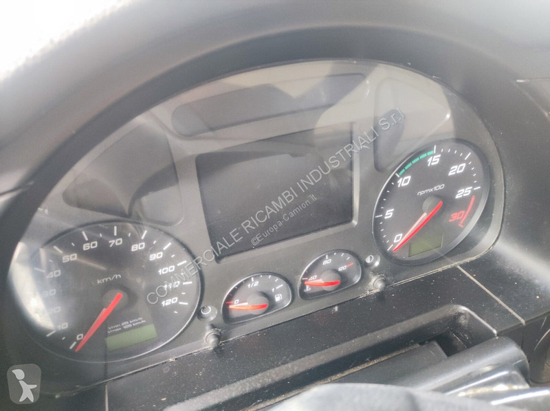 قطع غيار الآليات الثقيلة Iveco STRALIS AS HIWAY...
