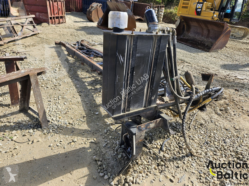Запчасти для грузовика  truck cargo part with...